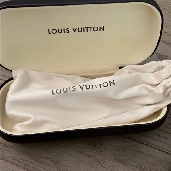 Louis Vuitton sunglasses - Picture 4 of 8